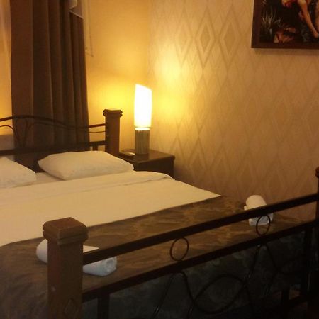 Hotel Old Rustaveli Тбилиси Екстериор снимка