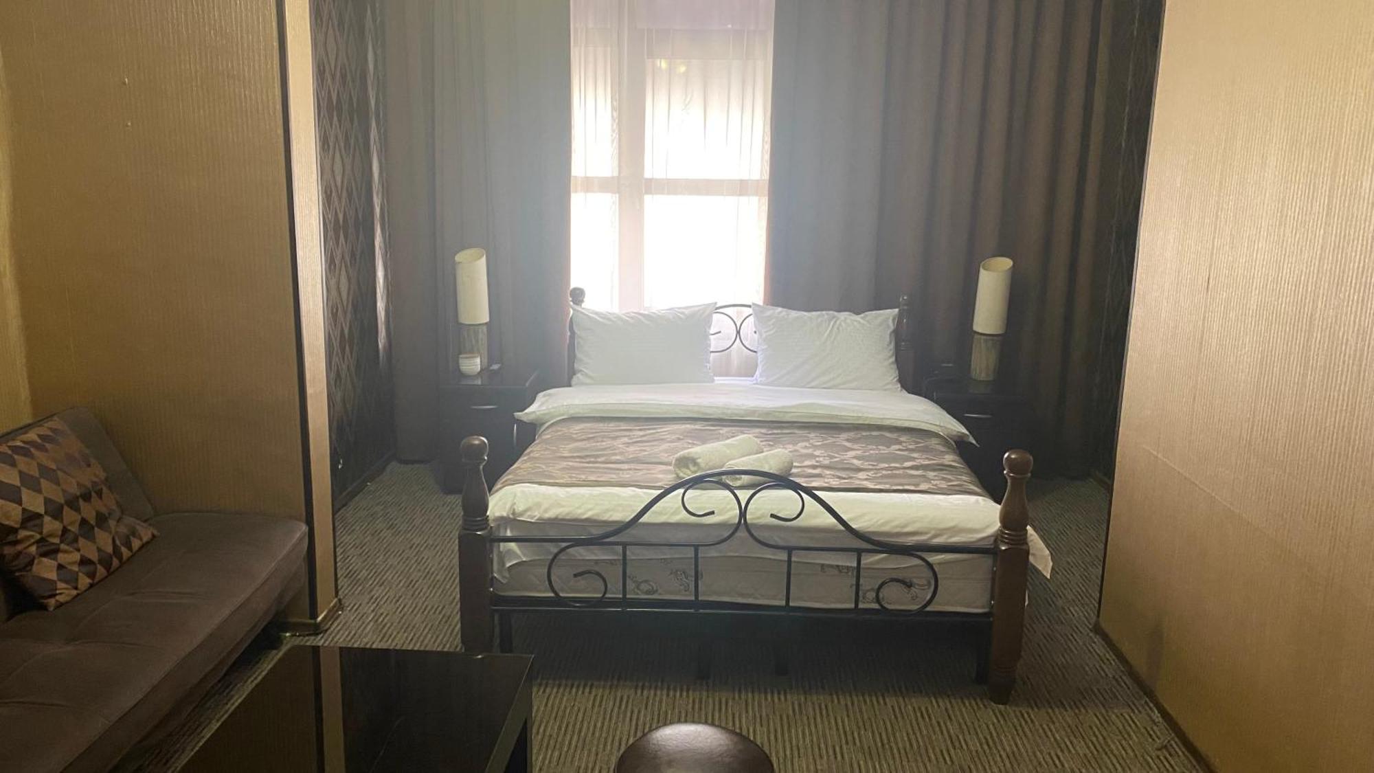 Hotel Old Rustaveli Тбилиси Екстериор снимка