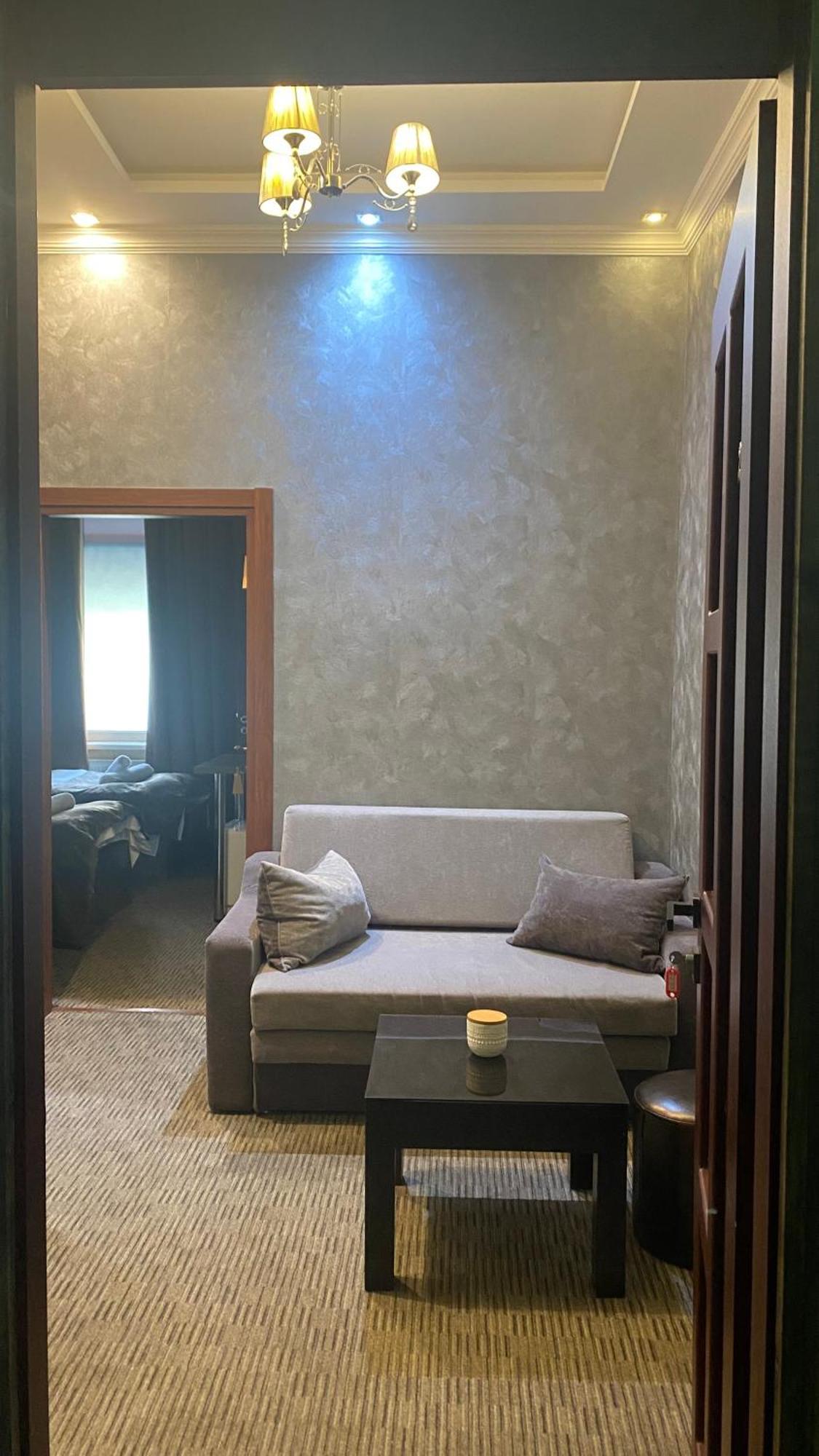 Hotel Old Rustaveli Тбилиси Екстериор снимка